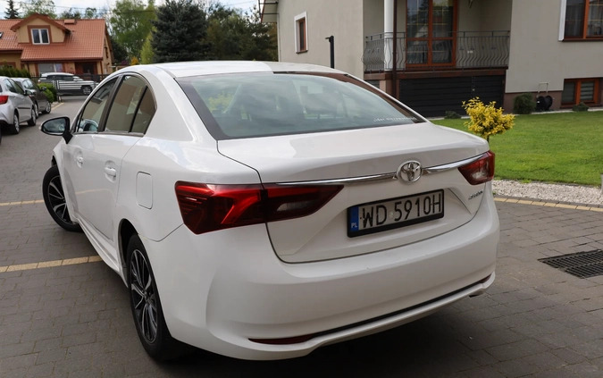 Toyota Avensis cena 56900 przebieg: 149400, rok produkcji 2018 z Sulejówek małe 301